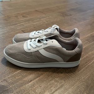 Women’s Old navy casual shoes- rose pink/ nude colors/ 9.5